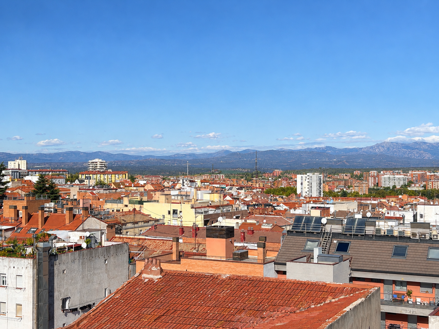 PISO �TICO EN VENTA EN TETU�N - BERRUGUETE