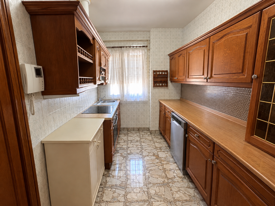 PISO �TICO EN VENTA EN TETU�N - BERRUGUETE