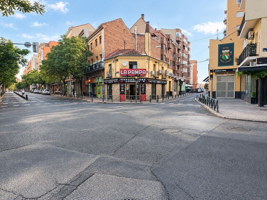 PISO �TICO EN VENTA EN TETU�N - BERRUGUETE