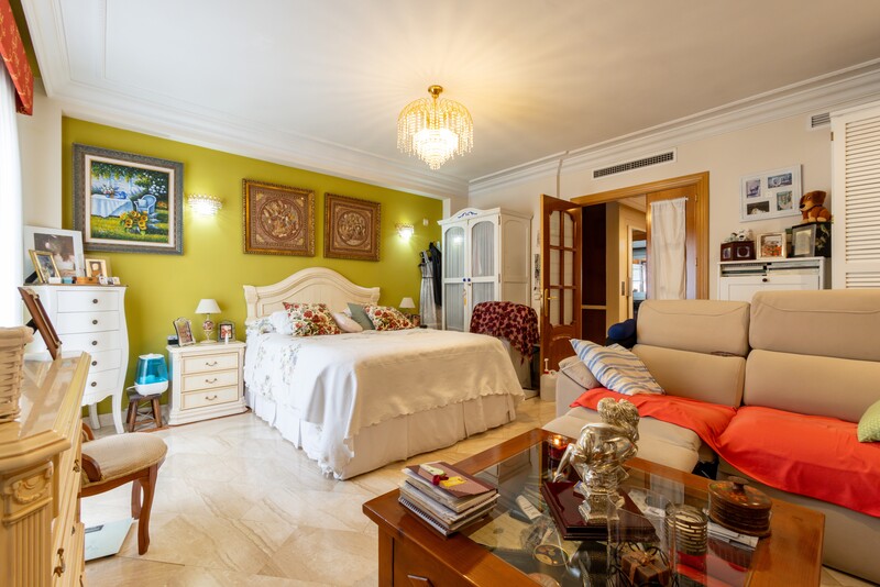 PISO EN VENTA EN FUENCARRAL - TRES OLIVOS - VALVERDE