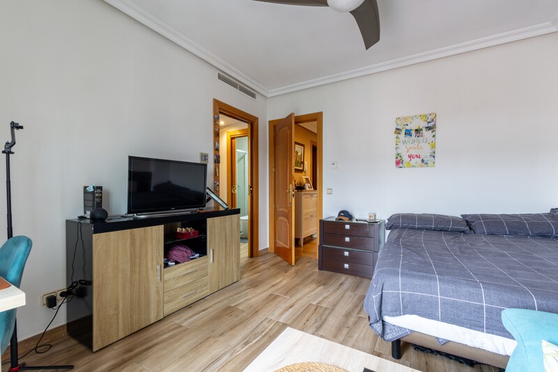 PISO EN VENTA EN FUENCARRAL - TRES OLIVOS - VALVERDE