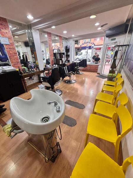 LOCAL COMERCIAL EN ALQUILER CON TRASPASO EN TORREJON DE ARD�Z - CENTRO