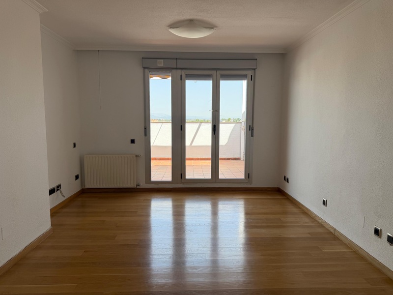 PISO EN ALQUILER EN FUENCARRAL - TRES OLIVOS - VALVERDE
