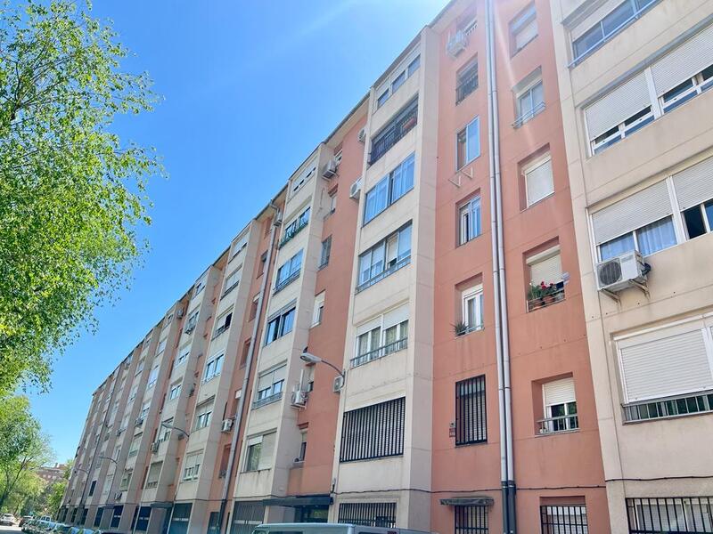 PISO EN VENTA EN CARABANCHEL - ABRANTES