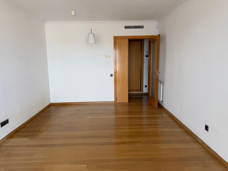 PISO EN ALQUILER EN FUENCARRAL - TRES OLIVOS - VALVERDE