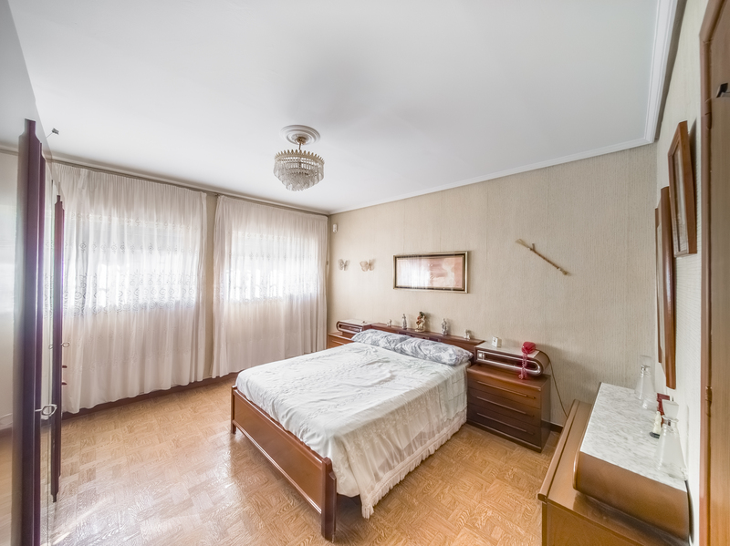 CHALET PAREADO EN VENTA EN PUENTE DE VALLECAS - ENTREV�AS