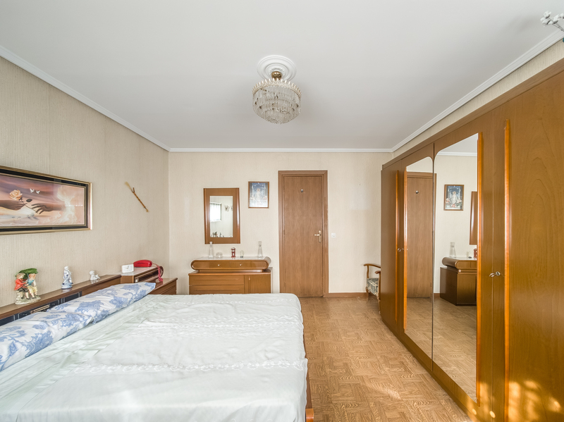 CHALET PAREADO EN VENTA EN PUENTE DE VALLECAS - ENTREV�AS