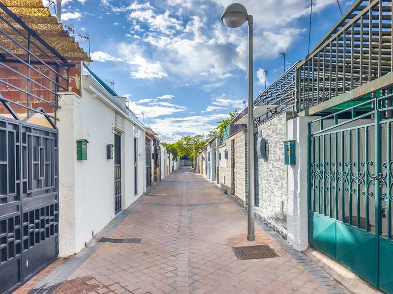 CHALET PAREADO EN VENTA EN PUENTE DE VALLECAS - ENTREV�AS