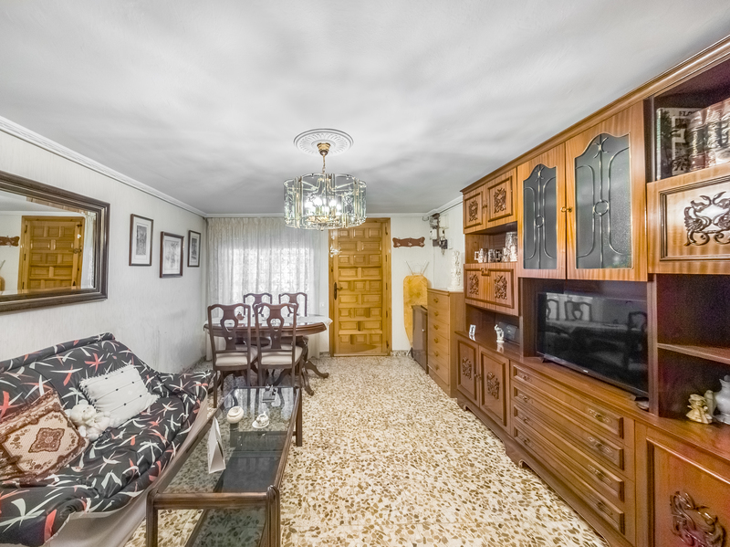 CHALET PAREADO EN VENTA EN PUENTE DE VALLECAS - ENTREV�AS