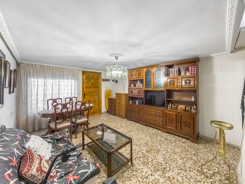 CHALET PAREADO EN VENTA EN PUENTE DE VALLECAS - ENTREV�AS
