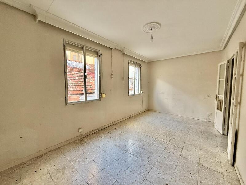PISO EN VENTA EN CHAMBER� - ARAPILES