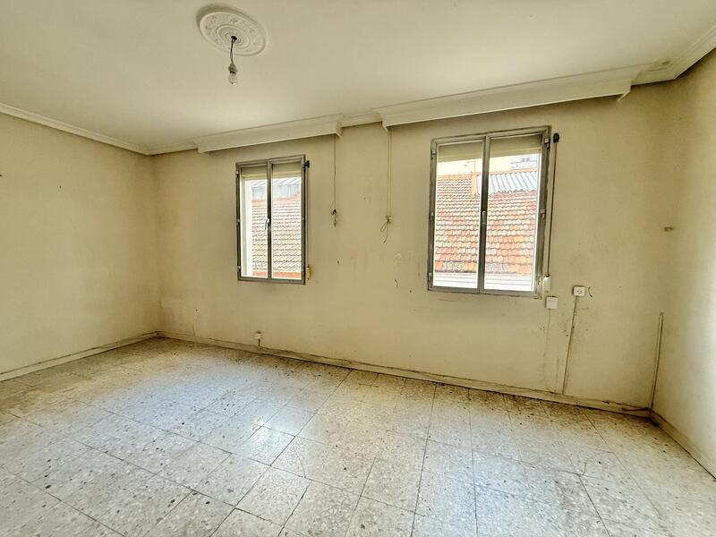 PISO EN VENTA EN CHAMBER� - ARAPILES