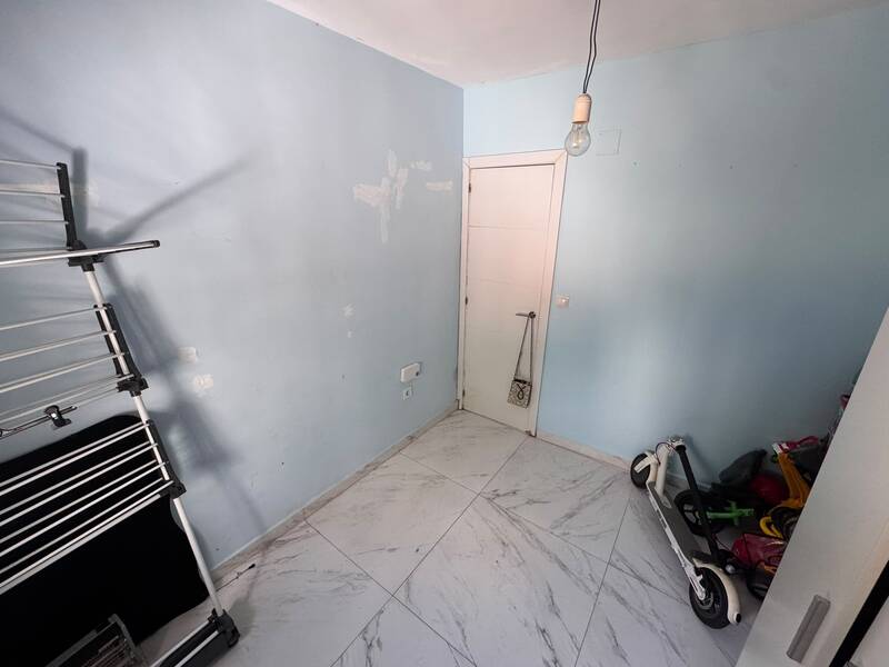 PISO EN VENTA EN VIC�LVARO - AMBROZ