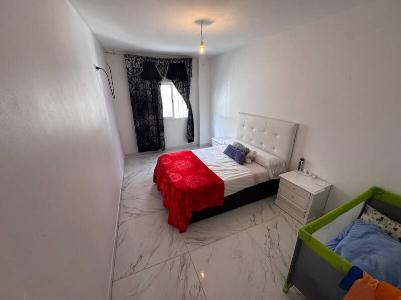 PISO EN VENTA EN VIC�LVARO - AMBROZ