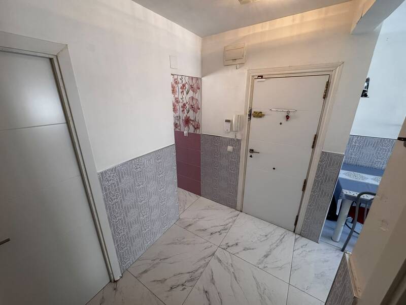 PISO EN VENTA EN VIC�LVARO - AMBROZ