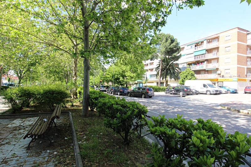 LOCAL COMERCIAL EN ALQUILER EN PUENTE DE VALLECAS - PALOMERAS SURESTE
