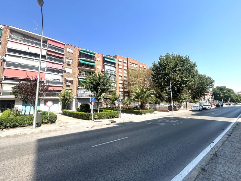 PISO EN VENTA EN MONCLOA - ARAVACA - VALDEZARZA