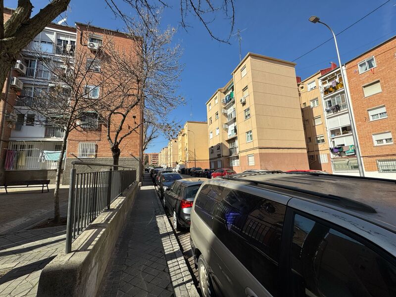 PISO EN VENTA EN VIC�LVARO - AMBROZ
