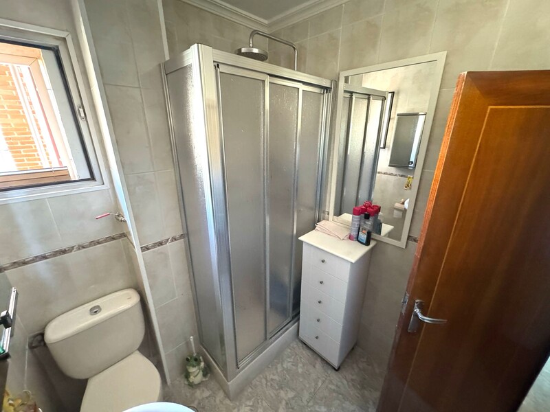 PISO EN VENTA EN VIC�LVARO - AMBROZ