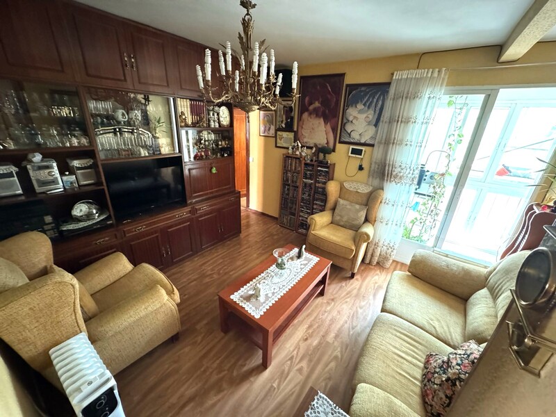 PISO EN VENTA EN VIC�LVARO - AMBROZ