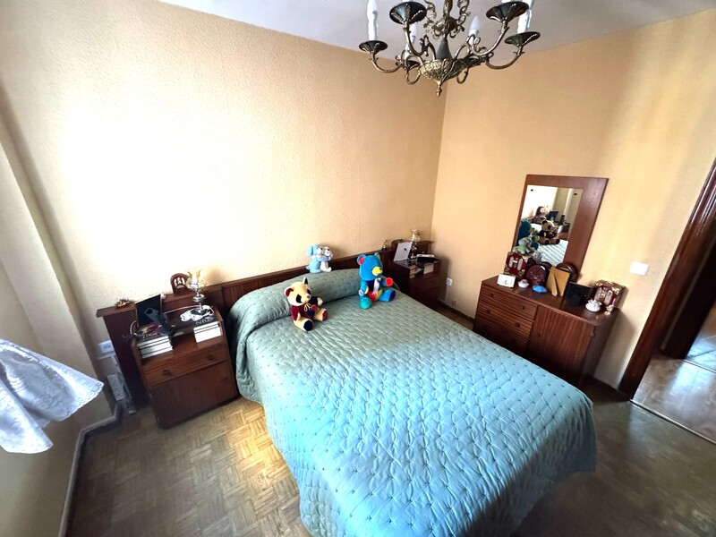 PISO EN VENTA EN VIC�LVARO - AMBROZ