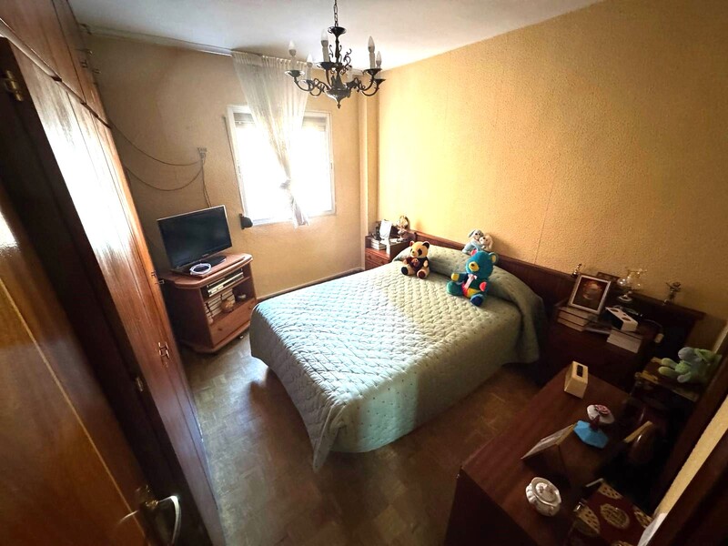 PISO EN VENTA EN VIC�LVARO - AMBROZ