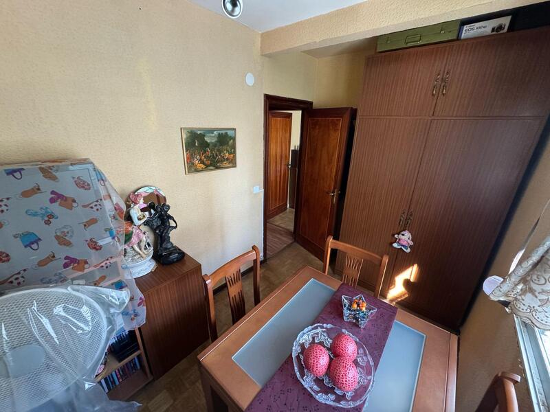 PISO EN VENTA EN VIC�LVARO - AMBROZ