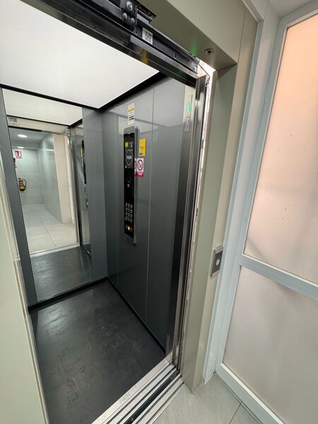 PISO EN VENTA EN VIC�LVARO - AMBROZ