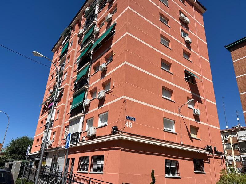 PISO EN VENTA EN LATINA - �GUILAS