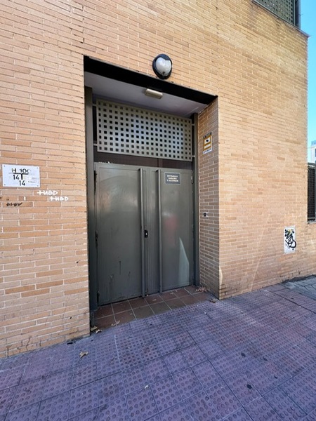 GARAJE EN ALQUILER EN VIC�LVARO - AMBROZ