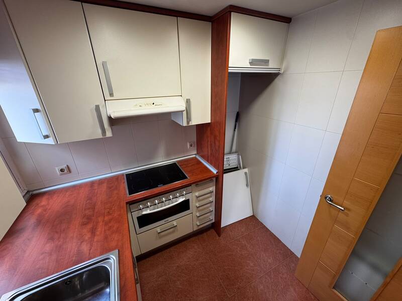 PISO EN VENTA EN VIC�LVARO - AMBROZ