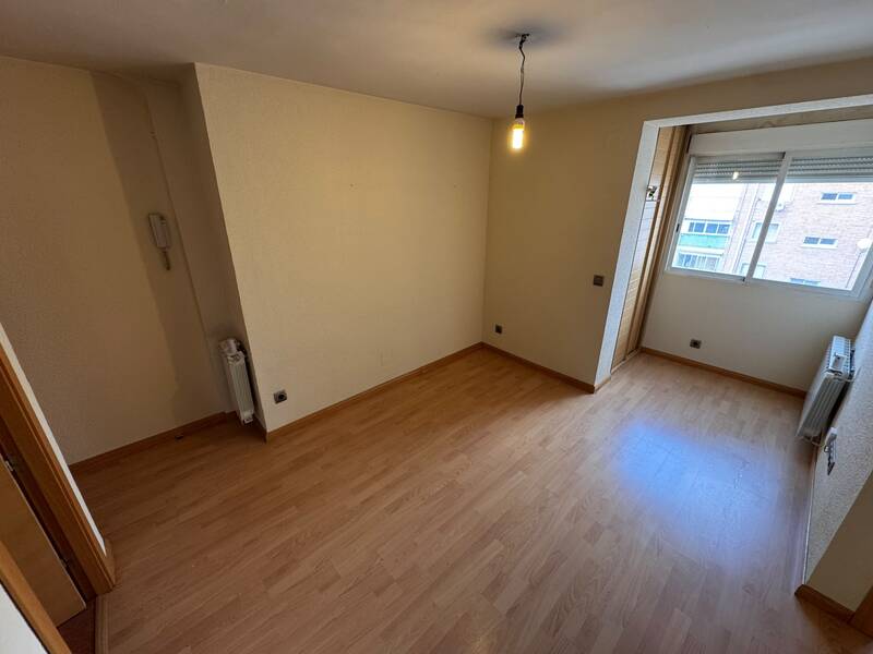 PISO EN ALQUILER EN VIC�LVARO - AMBROZ