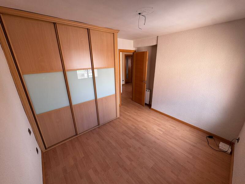 PISO EN ALQUILER EN VIC�LVARO - AMBROZ