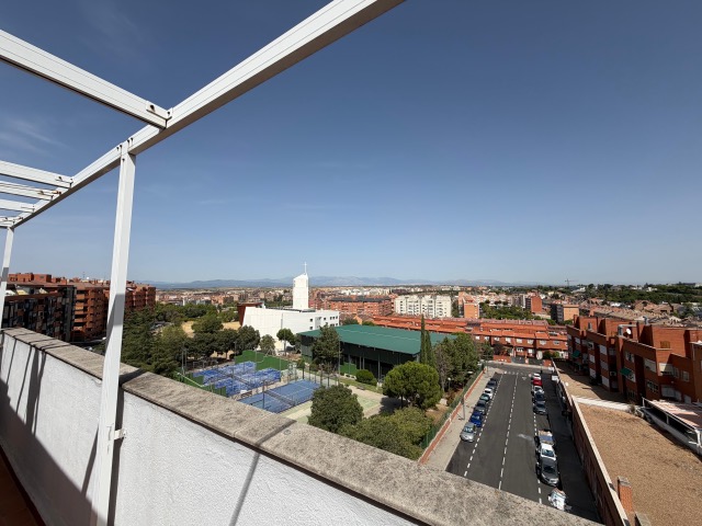 PISO EN ALQUILER EN FUENCARRAL - TRES OLIVOS - VALVERDE