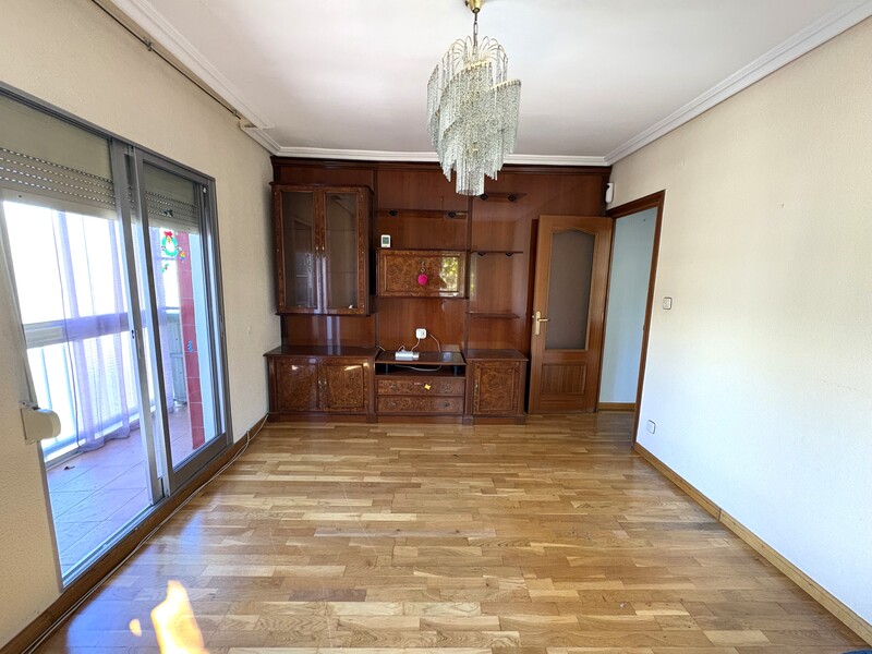 PISO EN VENTA EN VIC�LVARO - AMBROZ