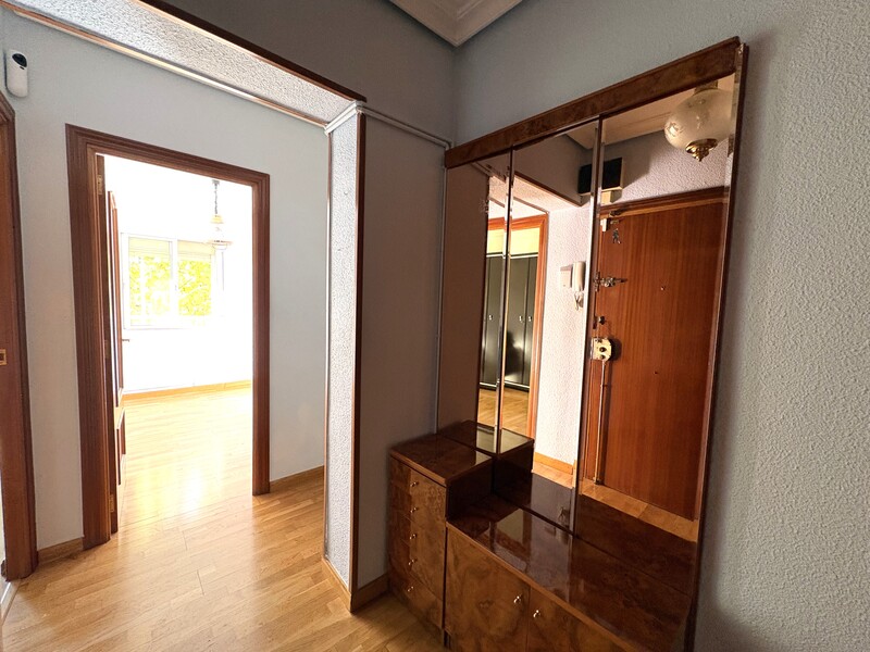 PISO EN VENTA EN VIC�LVARO - AMBROZ