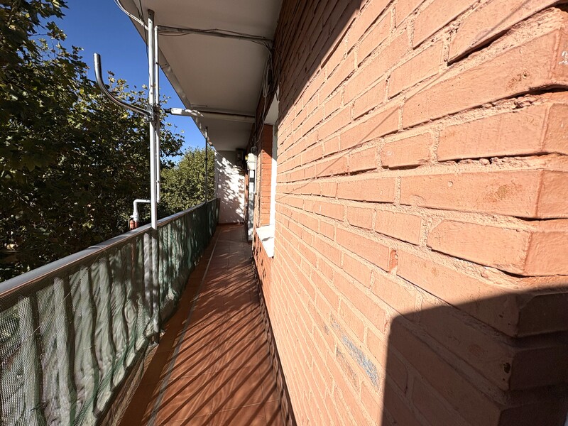 PISO EN VENTA EN VIC�LVARO - AMBROZ