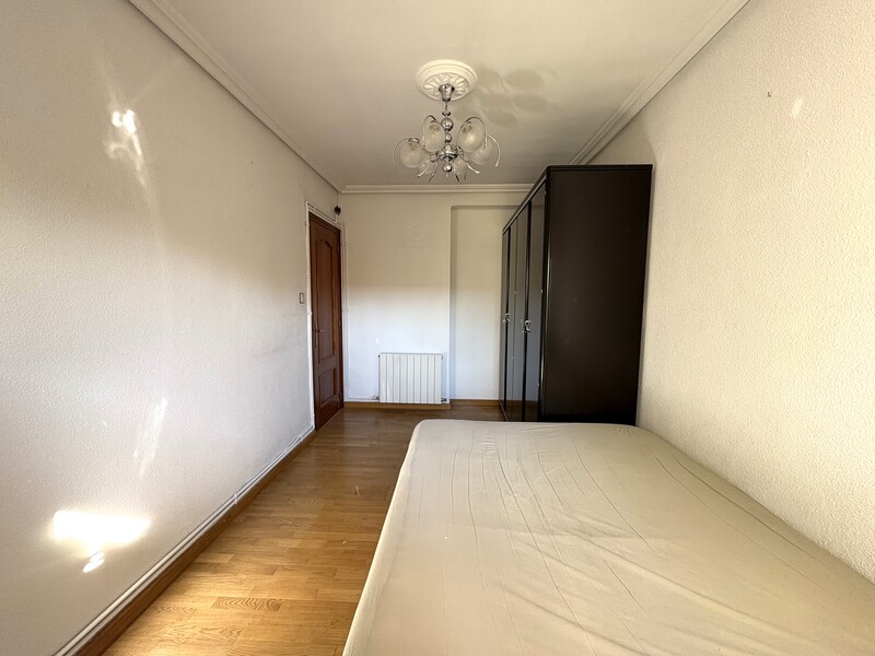 PISO EN VENTA EN VIC�LVARO - AMBROZ