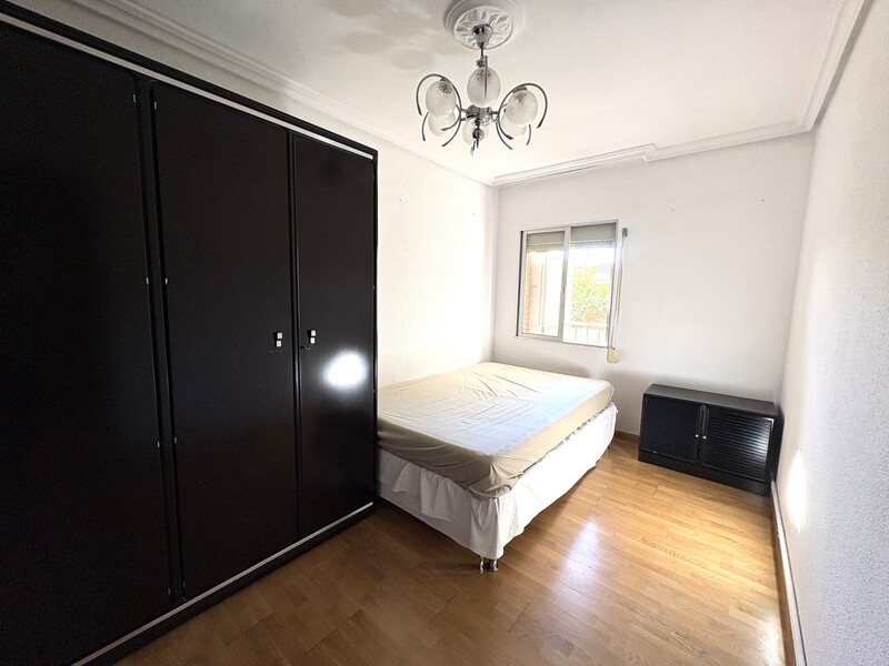 PISO EN VENTA EN VIC�LVARO - AMBROZ